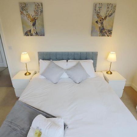 Easytravel Luxury Nec/Airport 3 Beds House Lägenhet Birmingham Exteriör bild