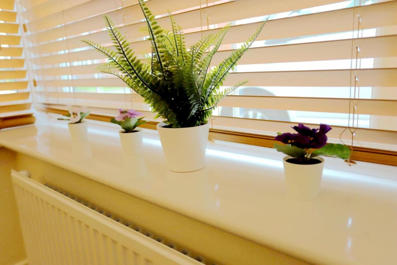 Easytravel Luxury Nec/Airport 3 Beds House Lägenhet Birmingham Exteriör bild
