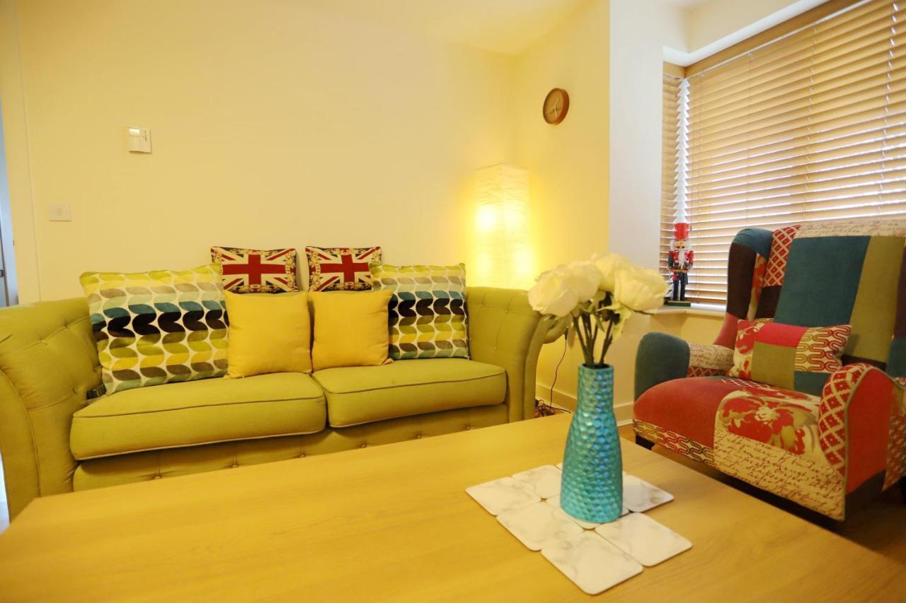 Easytravel Luxury Nec/Airport 3 Beds House Lägenhet Birmingham Exteriör bild