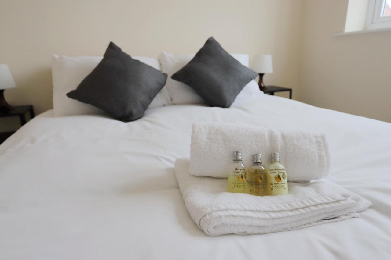 Easytravel Luxury Nec/Airport 3 Beds House Lägenhet Birmingham Exteriör bild