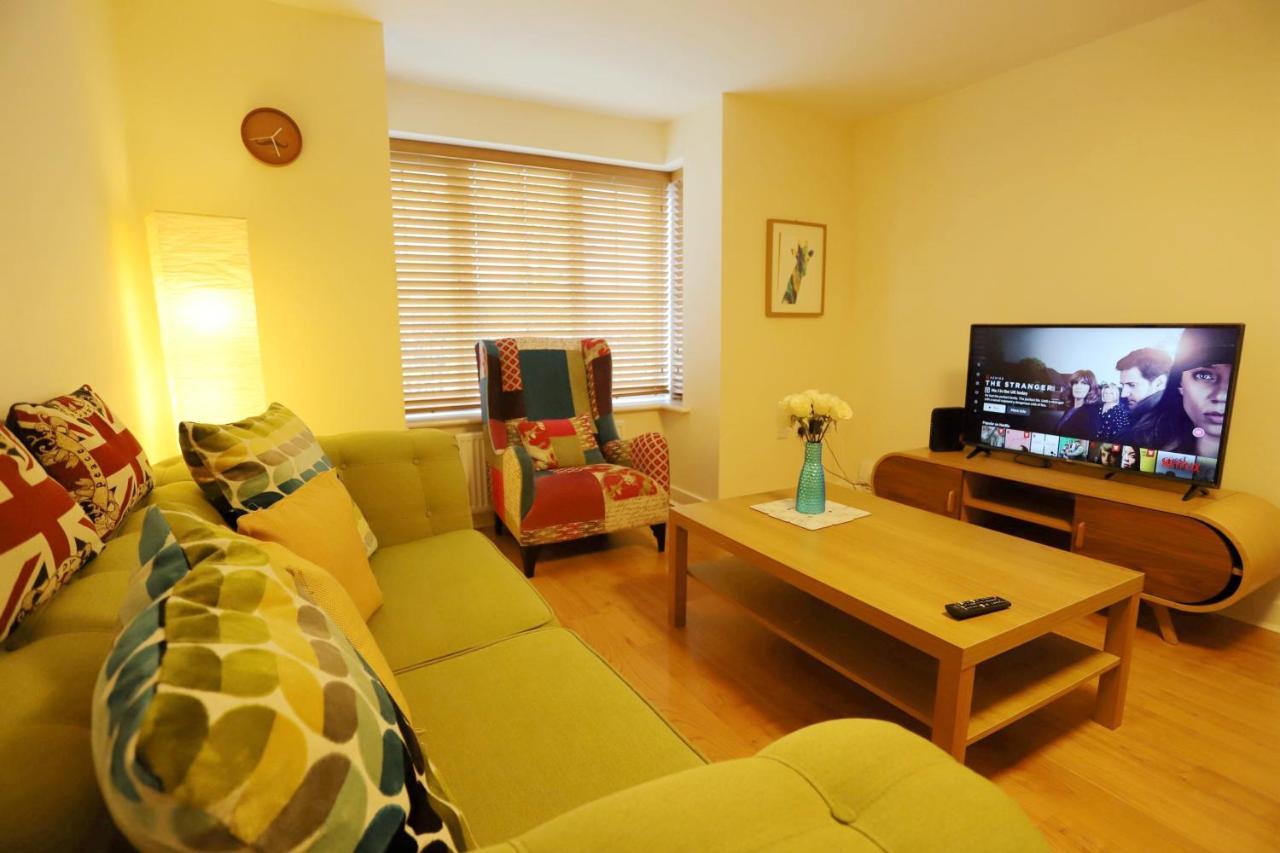 Easytravel Luxury Nec/Airport 3 Beds House Lägenhet Birmingham Exteriör bild