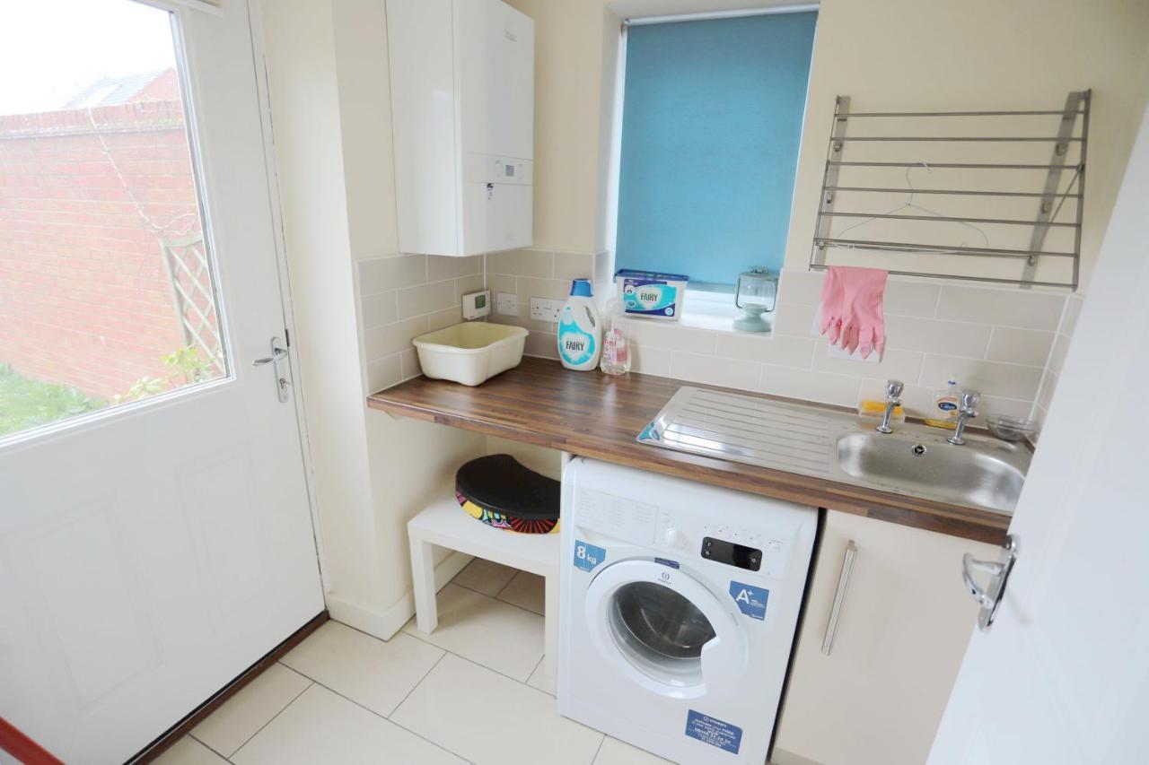 Easytravel Luxury Nec/Airport 3 Beds House Lägenhet Birmingham Exteriör bild