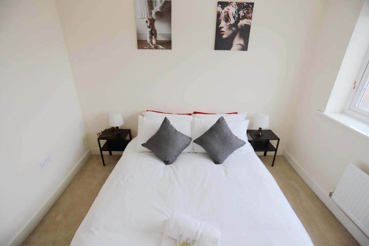 Easytravel Luxury Nec/Airport 3 Beds House Lägenhet Birmingham Exteriör bild