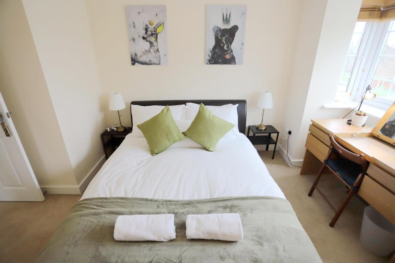 Easytravel Luxury Nec/Airport 3 Beds House Lägenhet Birmingham Exteriör bild