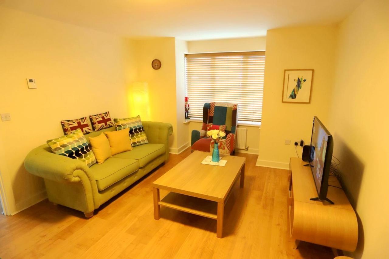Easytravel Luxury Nec/Airport 3 Beds House Lägenhet Birmingham Exteriör bild